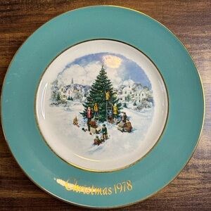 Avon 1978 Christmas Plate Series